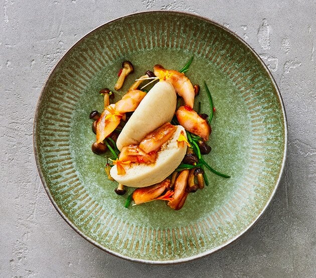 Norwegian herring in bao buns with sweet chili sauce
