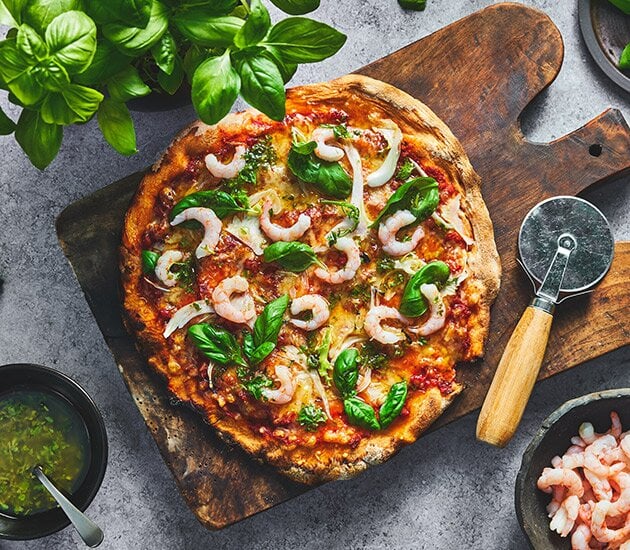 Norwegian prawn pizza
